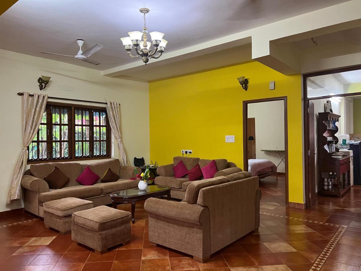 Serene Villa 帕纳吉 外观 照片