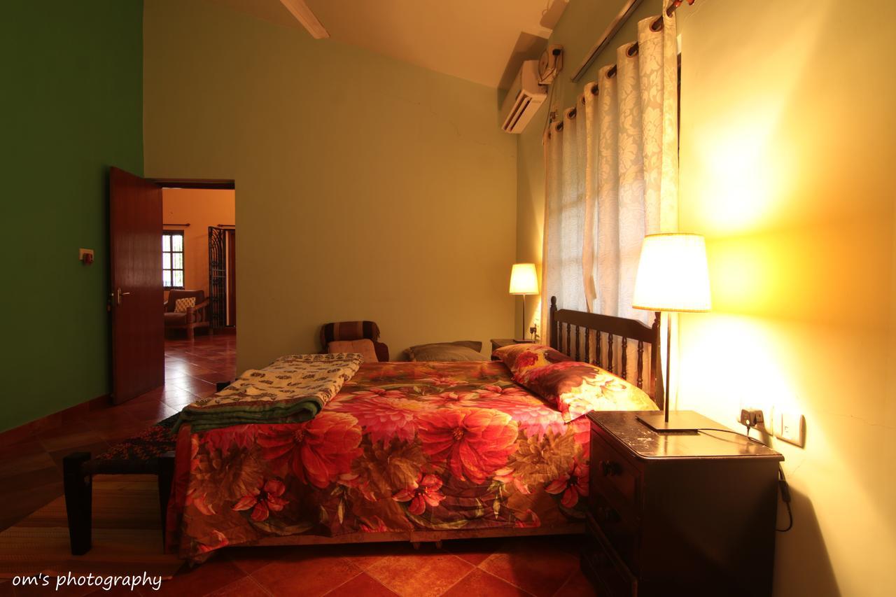 Serene Villa 帕纳吉 外观 照片